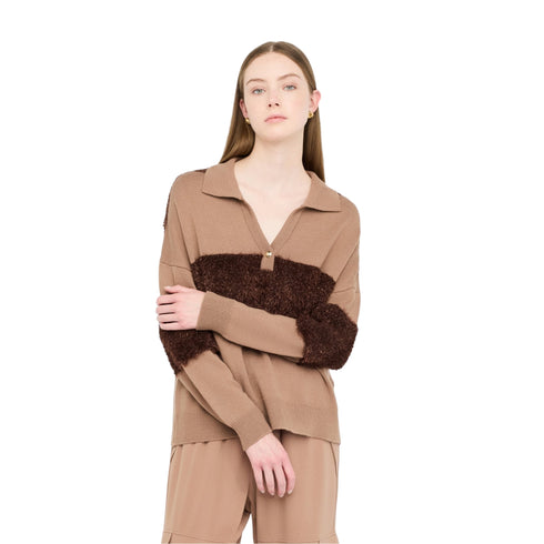 Polo Donna con scollo a V, spalle scese e motivo a righe